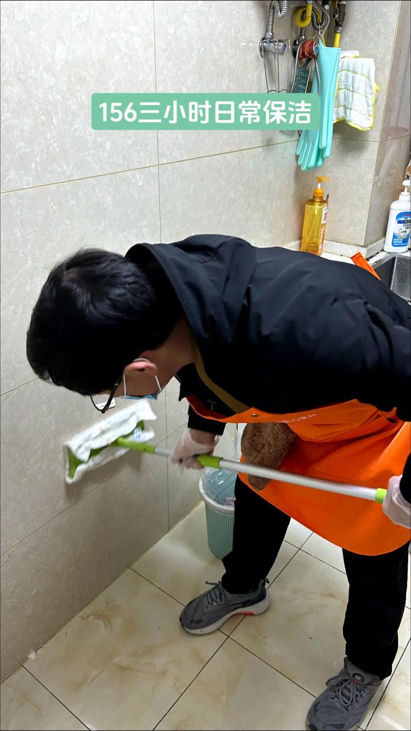 uu家政拥有专业,高效,细致的保洁师服务团队 家庭好帮手,你